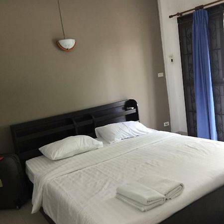 Escobar Guesthouse Jomtien Beach Exterior photo
