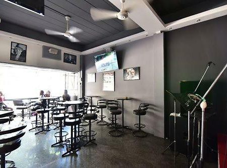 Escobar Guesthouse Jomtien Beach Exterior photo