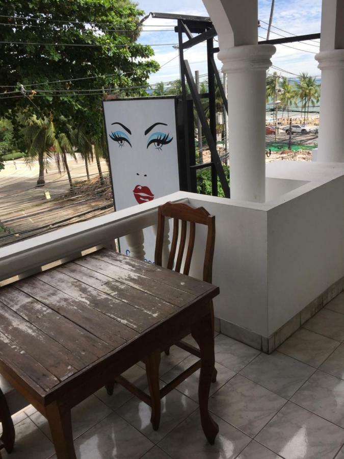 Escobar Guesthouse Jomtien Beach Exterior photo