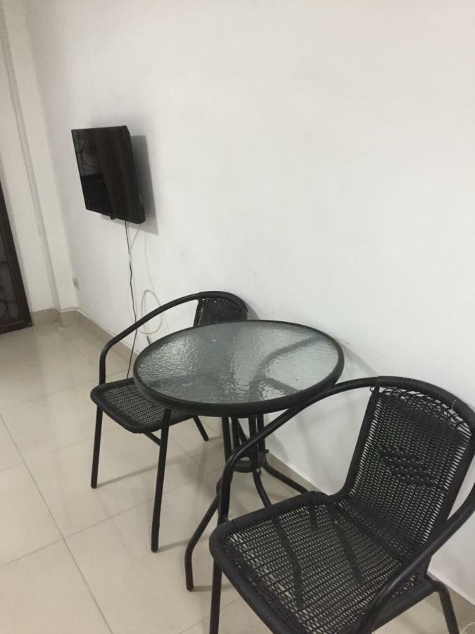 Escobar Guesthouse Jomtien Beach Exterior photo